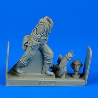 Aerobonus WWII RAF Fighter Pilot Plastic Model Aircraft Accessory 1/32 Scale #320066 Aerobonus WWII RAF Fighter Pilot Plastic Model Aircraft Accessory 1/32 Scale #320066