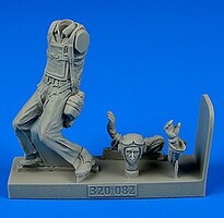 Aerobonus WWII USMC Pilot Pacific Theatre Plastic Model Aircraft Accessory 1/32 Scale #320082 Aerobonus WWII USMC Pilot Pacific Theatre Plastic Model Aircraft Accessory 1/32 Scale #320082