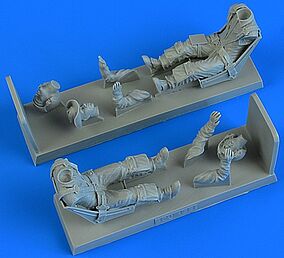 Aerobonus 1/32 T28B Trojan Pilot & Instructor w/Seats Vietnam War for KTY Aerobonus 1/32 T28B Trojan Pilot & Instructor w/Seats Vietnam War for KTY