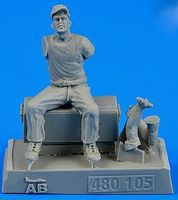 Aerobonus US Army Aircraft Mechanic #1 WWII Plastic Model Military Figure 1/48 Scale #480105