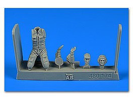 Aerobonus Warshaw Pact Soviet Aircraft Mechanic #3 Plastic Model Aircraft Accessory 1/48 #480174 Aerobonus Warshaw Pact Soviet Aircraft Mechanic #3 Plastic Model Aircraft Accessory 1/48 #480174