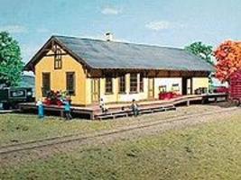 American-Models New Freedom Pennsylvania Railroad Depot Kit HO Scale Model Railroad Building #141 American-Models New Freedom Pennsylvania Railroad Depot Kit HO Scale Model Railroad Building #141