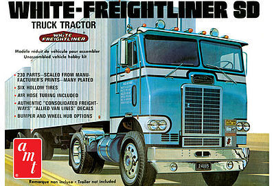 AMT White Freightliner Single Drive Tractor Plastic Model Truck Kit 1/25 Scale #1004-06