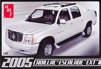 AMT 2005 CADILLAC ESCALADE SUV Plastic Model Truck Kit 1/25 Scale #680