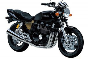 Aoshima 1993 Yamaha 4HM XJR400 Motorcycle Plastic Model Motorcycle Kit 1/12 Scale #63033