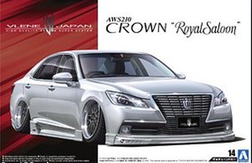 Aoshima 1/24 2012 Toyota AW210 Crown Royal Saloon 4-Door Car Aoshima 1/24 2012 Toyota AW210 Crown Royal Saloon 4-Door Car