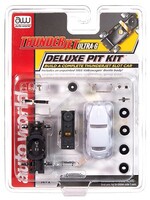 Auto-World Thunderjet Deluxe Pit Kit (1965 Volkswagen Beetle)