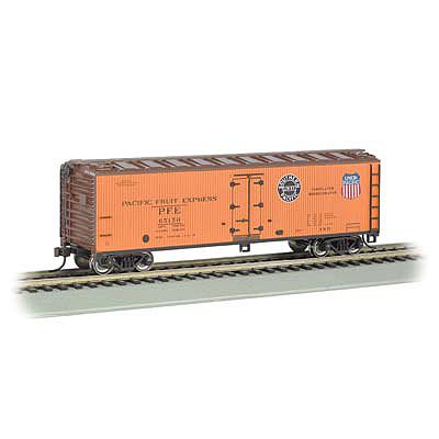 Bachmann 40 Wood Reefer Pacific Fruit Express HO Scale Model Train Freight Car #19804