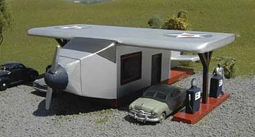 Bachmann Airplane Gas Station HO Scale Model Railroad Building #35201