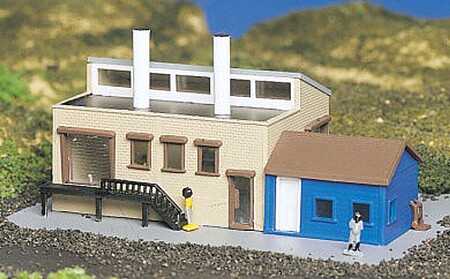 Bachmann Factory w/Accessories Built-Up N Scale Model Railroad Building #45902