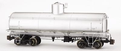Bachmann Frameless Tank Car Spectrum(R) Unlettered, Painted (silver) G Scale #88498