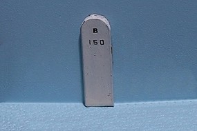 Berkshire Sign mile post 4/ O-Scale (4) Berkshire Sign mile post 4/ O-Scale (4)