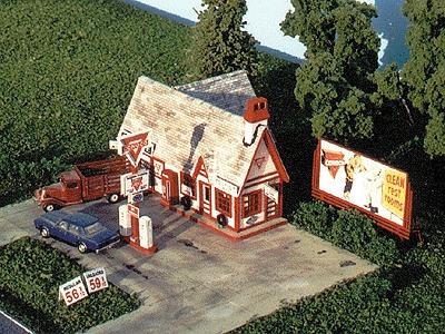 Blair-Line Ernies Conoco Station Kit (5 x 3-1/4 12.5 x 8.1cm) HO Scale Model Railroad Building #181