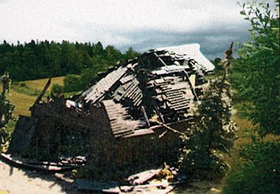 Branchline Fallen Barn w/Collapsed Roof Laser-Art Kit N Scale Model Railroad Building #849