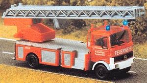 Busch MB Fire Truck w/Ladder and wqorking Lights HO Scale Model Railroad Vehicle #5608