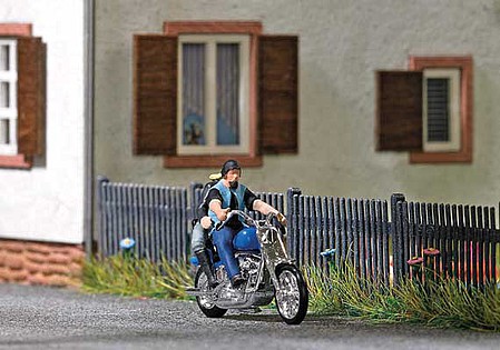 Busch American Motorcycle with Biker Couple - Assembled - Action Set Blue