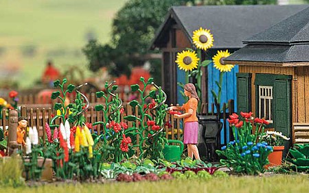 Busch Tomato Harvest - Action Set Figure, 3 Tomato Plants, Watering Can