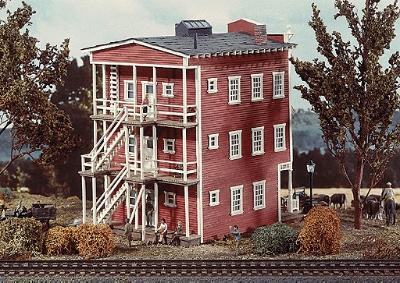 Campbell Carstens Flop House HO Scale Model Railroad Building Kit #413
