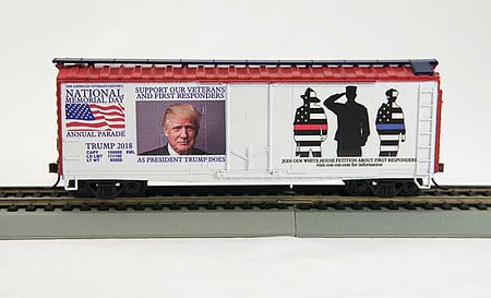 Con-Cor Trump Mem Day Car w/trk - N-Scale