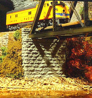 Chooch Single Track Cut Stone Bridge Abutment HO Scale Model Railroad Scenery #8440