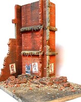 DioramasPlus Stalingrad Ruined Walls, Rebar, Rubble w/Base