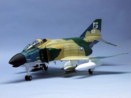 Dumas F-4D PHANTOM STATIC MODEL Dumas F-4D PHANTOM STATIC MODEL