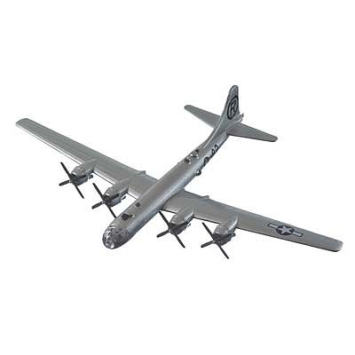 Daron 1/200 B29 Superfortress Enola Gay Aircraft