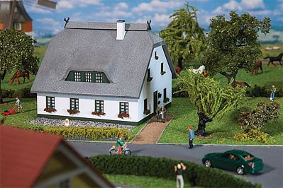 Faller North German Vacation Home HO Scale Model Railroad Building #130550