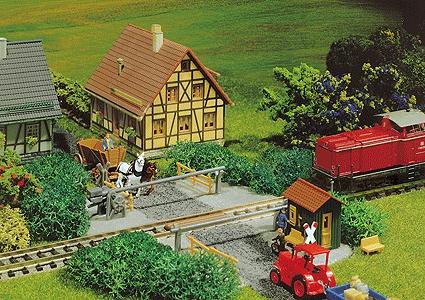 Faller Field Track Crossing, Era I N Scale Model Railroad Building #222172