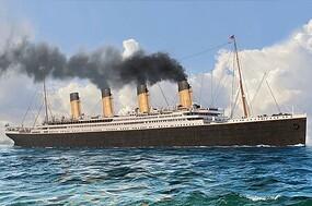 HobbyBoss Titanic w/PE parts 1-700