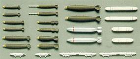 Hasegawa U.S. Aircraft Weapons I Plastic Model Military Weapons Kit 1/72 Scale
