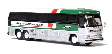 Iconic-Replicas 1984 MCI MC-9 Motorcoach Bus - Assembled Greyhound de Mexico (silver, white, green, red)