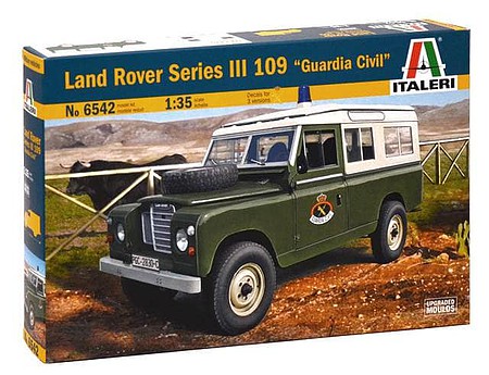 Italeri Land Rover Series III Plastic Model Military Vehicle Kit 1/35 Scale #556542