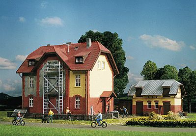 Kibri Railway Workers House w/ Outbuilding Kit HO Scale Model Railroad Building #39315