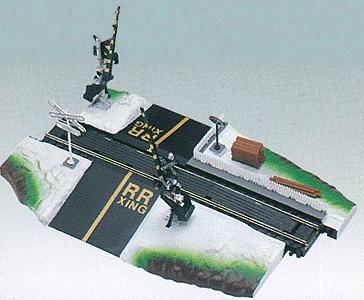 Life-Like Dual Crossing Gate Power-Loc(TM) -- Model Railroad Operating 