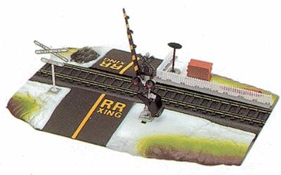 Life-Like Operating Crossing Gate Assembled Model Railroad Trackside Accessory HO Scale #8314