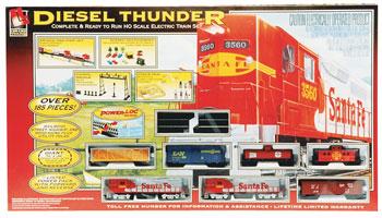 Life-Like Diesel Freight Diesel Thunder Santa Fe Power-Loc(TM) 38 x 74 Oval, GP38-2, 4 Cars, Caboose - HO-Scale