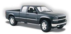 Chevrolet Silverado Pickup Truck (Black) Diecast Model Truck 1/24 scale #31941blk