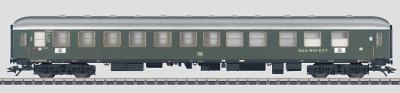 Marklin Express Train Pass/Diner Car 2nd Class HO Scale Model Train Passenger Car #43940