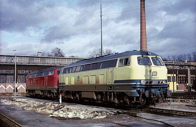 Marklin Class 218 Standard DC German Federal Railroad DB Z Scale Model Train Diesel Locomotive #88786