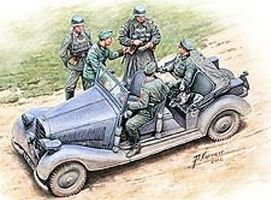 WWII German Military Car with Figures Plastic Model Military Staff Car 1/35 Scale #35112