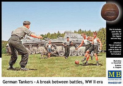 Master-Box WWII German Tankers A break between battles Plastic Model Military Figure 1/35 #35149