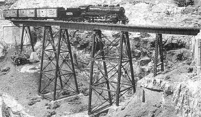 Micro-Engr Tall Steel Viaduct Kit - 210 Long, Includes Track Model Train Bridge HOn3 Scale #75517