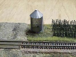Micro-ArtMicron Wire Corncrib w/rf/lddr Z-Scale Micro-ArtMicron Wire Corncrib w/rf/lddr Z-Scale