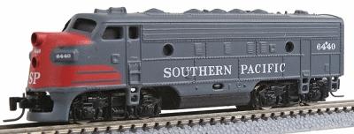 Micro-Trains EMD F7A Southern Pacific #6392 (gray, red) Z Scale Model Train Diesel Locomotive #98001170