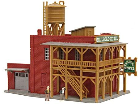 Model-Power Built-Up Buildings Lighted w/Two Figures Railroad Hotel - N-Scale