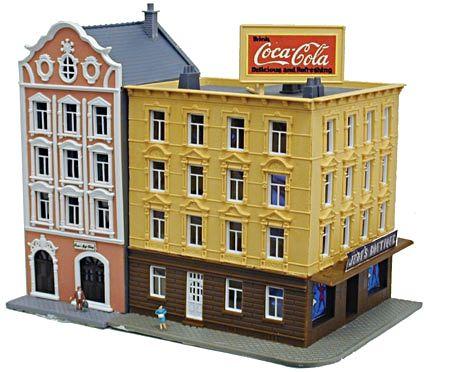 Model-Power Built-Up Buildings Lighted w/Two Figures Two Buildings - Gift Shop & Boutique - N-Scale