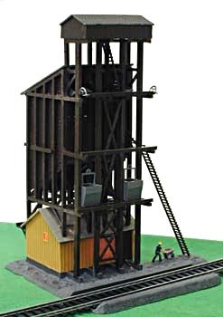 Model-Power Built-Up Buildings - Lighted w/2 Figures Coaling Station - 6 x 6 15.3 x 15.3cm - HO-Scale