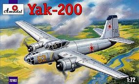 Yak200 Soviet Trainer Aircraft Plastic Model Airplane Kit 1/72 Scale #72162
