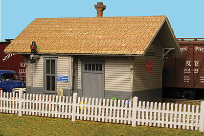 Monroe Straight Picket Fence Kit HO Scale Model Railroad Building Accessory #2307